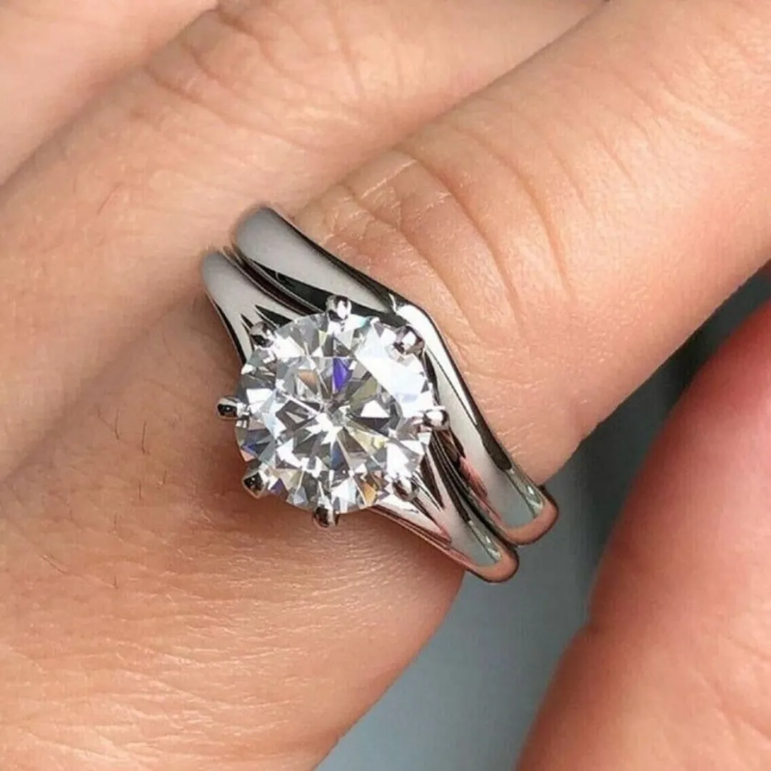 /public/photos/live/Solitaire Round Moissanite V Curved Matching Wedding Ring Set 728 (2).webp